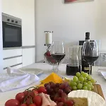 Spacious 3-bedroom Near Spinola By Gen X Appartement