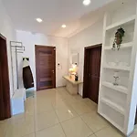 Spacious 3-bedroom Near Spinola By Gen X San Ġiljan