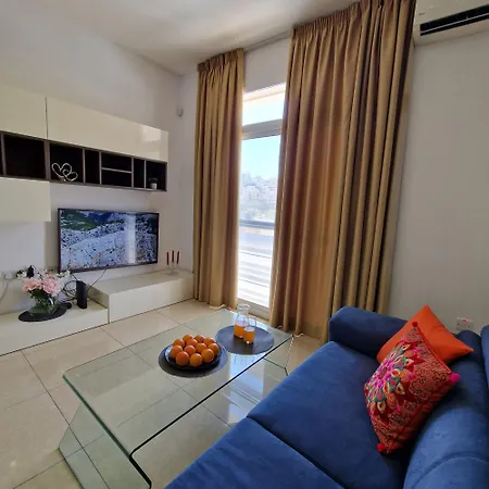 Spacious 3-bedroom Near Spinola By Gen X Lägenhet St. Julian's