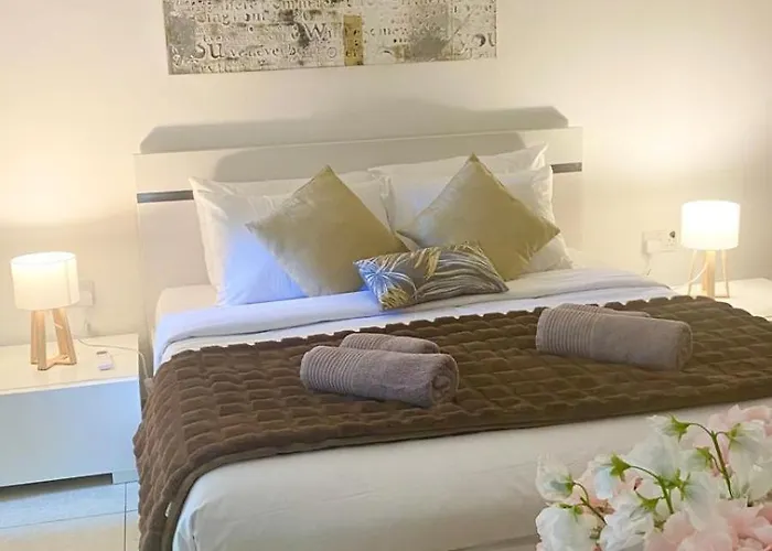 Spacious 3-bedroom Near Spinola By Gen X * San Julián