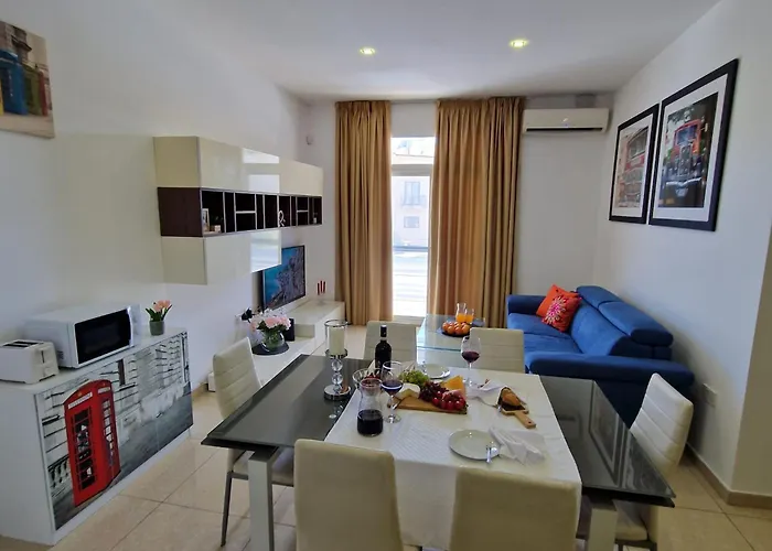 Spacious 3-bedroom Near Spinola By Gen X *