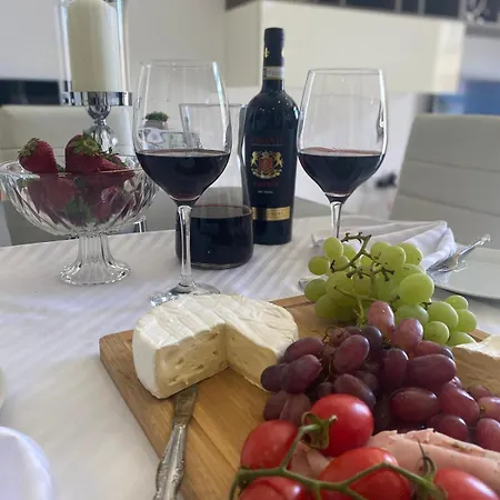 Apartment Spacious 3-bedroom Near Spinola By Gen X *