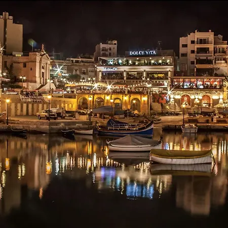 Spacious 3-bedroom Near Spinola By Gen X *